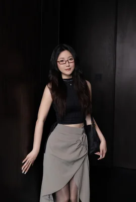 캐비어 생선 안경 소녀 (120p)
